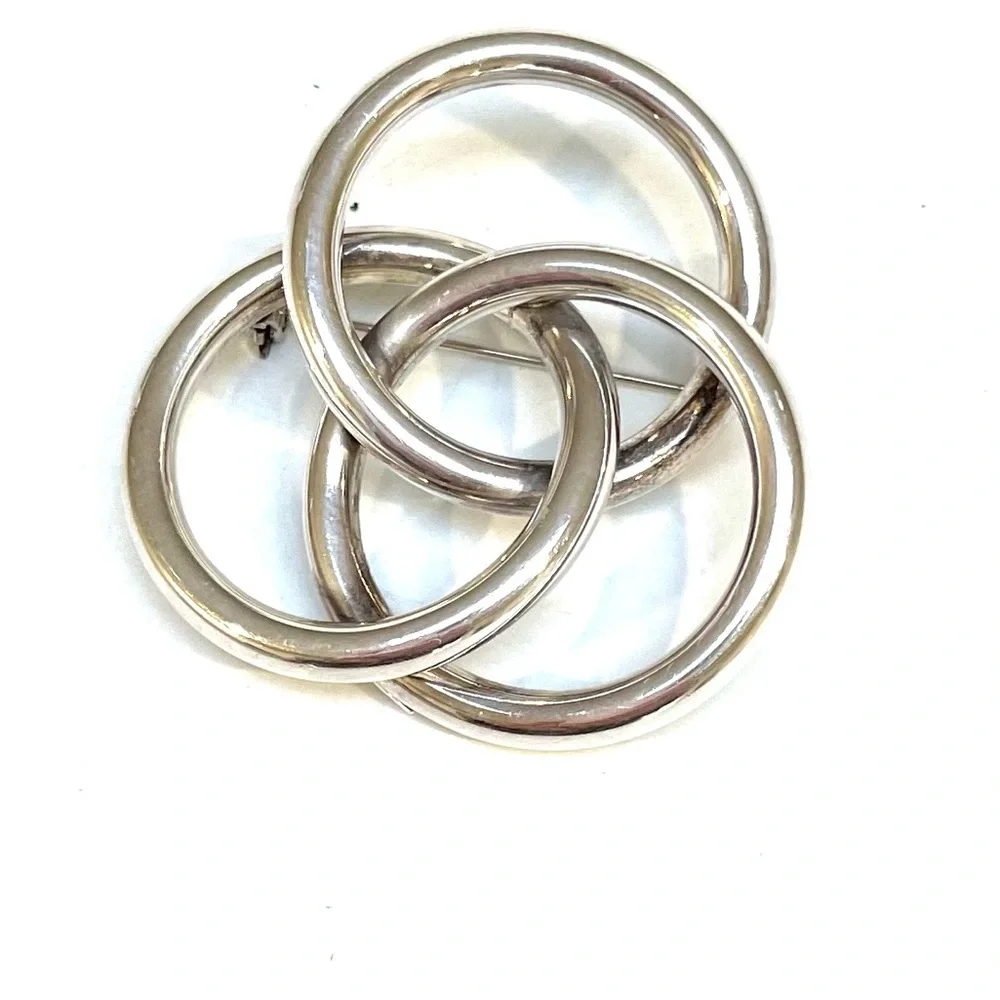Vintage 925 Silver Mexico  Brooch Featuring Three Entwined Rings